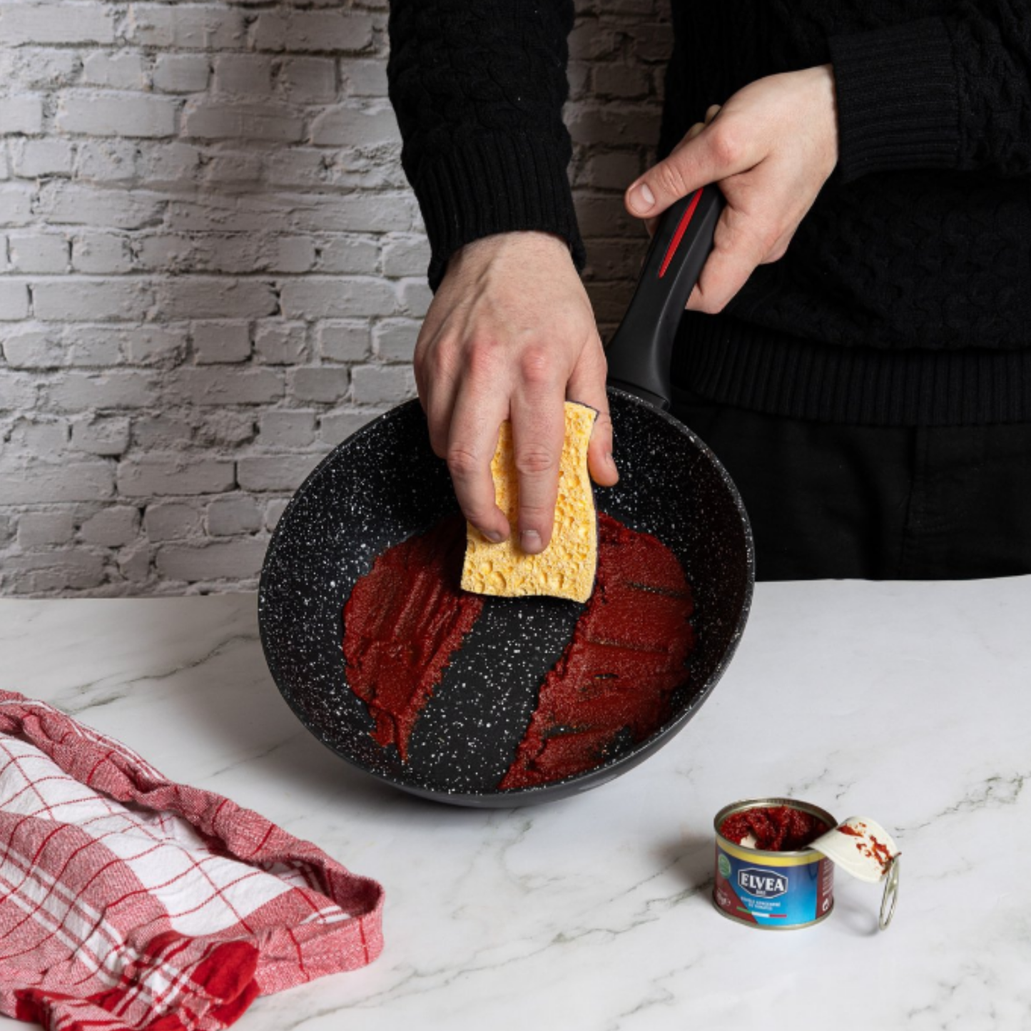 Bratpfanne aus geschmiedetem Aluminium mit Marmor-Antihaftbeschichtung